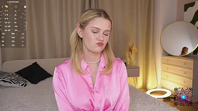 Snapshot of EngelDutch chatting on September 28, 2025, 10:06 pm EngelDutch online show from September 28, 2025, 10:06 pm