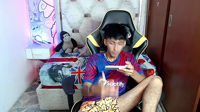 Snapshot of yiisu_ chatting on October 8, 2025, 12:17 pm yiisu online show from October 8, 2025, 12:17 pm