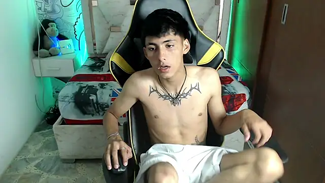 Snapshot of yiisu_ chatting on September 11, 2025, 6:19 pm yiisu online show from September 11, 2025, 6:19 pm