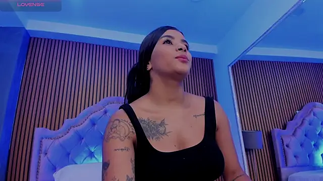 Snapshot of SelenaStonne chatting on September 23, 2025, 7:43 pm SelenaStonne online show from September 23, 2025, 7:43 pm