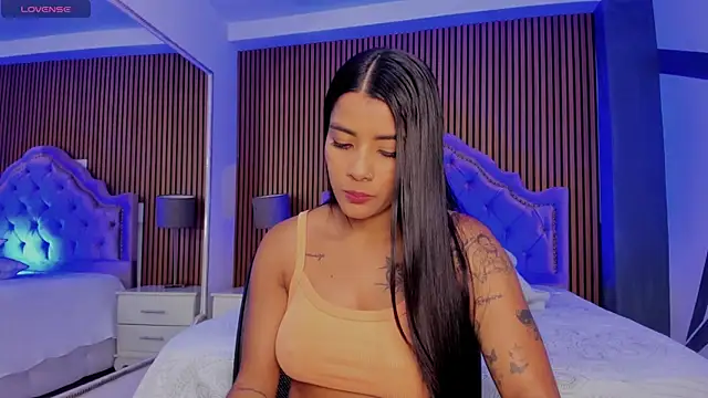 Snapshot of SelenaStonne chatting on September 19, 2025, 8:13 pm SelenaStonne online show from September 19, 2025, 8:13 pm