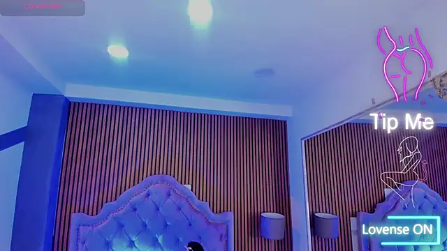 Snapshot of SelenaStonne chatting on October 5, 2025, 8:10 pm SelenaStonne online show from October 5, 2025, 8:10 pm