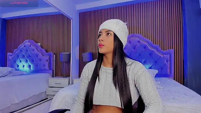 Snapshot of SelenaStonne chatting on September 18, 2025, 7:39 pm SelenaStonne online show from September 18, 2025, 7:39 pm