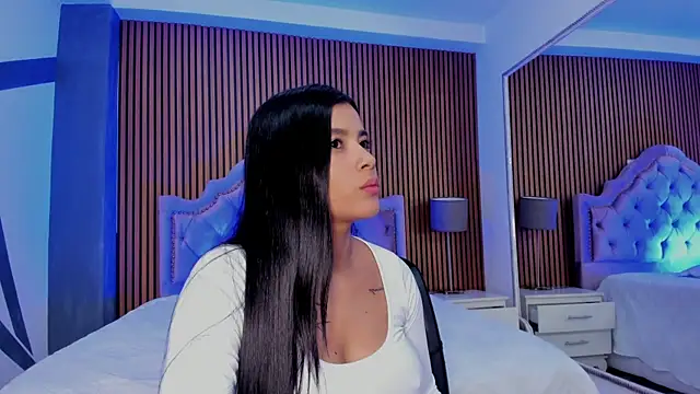 Snapshot of SelenaStonne chatting on September 26, 2025, 9:10 pm SelenaStonne online show from September 26, 2025, 9:10 pm