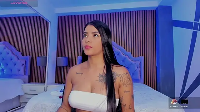 Snapshot of SelenaStonne chatting on September 17, 2025, 8:33 pm SelenaStonne online show from September 17, 2025, 8:33 pm