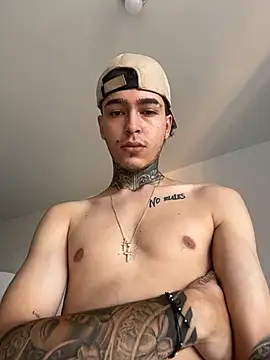 samm4044 online show from April 17, 2026, 9:39 pm