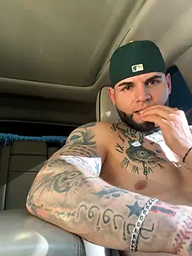 crazybarber69 online show from November 28, 2025, 9:04 pm