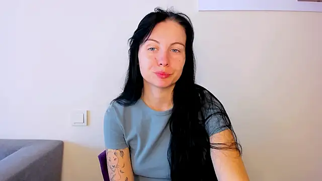 Snapshot of Elle_Pearl_ chatting on October 15, 2025, 6:11 am Elle Pearl online show from October 15, 2025, 6:11 am