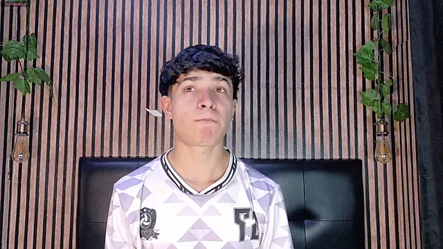 Felipe boy1 online show from October 29, 2025, 3:38 am