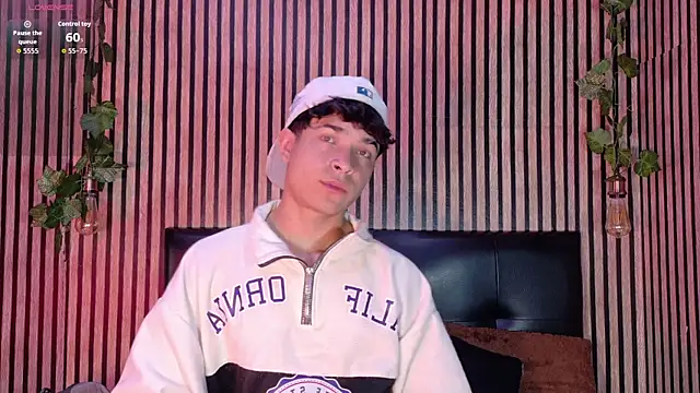 Felipe boy1 online show from September 24, 2025, 3:24 am