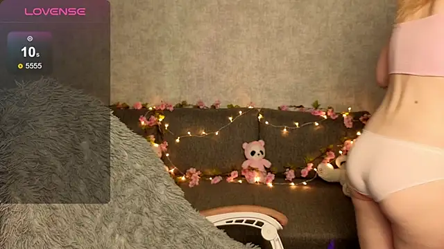 Wendy 228 online show from October 17, 2025, 1:20 am