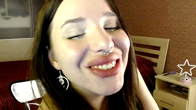 Snapshot of Cassie_Pinkkk chatting on January 18, 2026, 7:50 pm Cassie Pinkkk online show from January 18, 2026, 7:50 pm