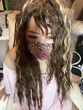 Snapshot of xoxLILxMELOxox chatting on October 13, 2025, 11:45 am xoxLILxMELOxox online show from October 13, 2025, 11:45 am