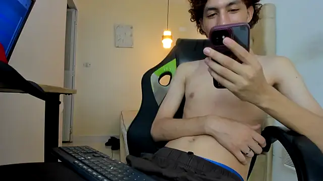 Snapshot of Darkknightx01 chatting on November 23, 2025, 4:11 am Darkknightx01 online show from November 23, 2025, 4:11 am