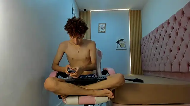 Snapshot of Darkknightx01 chatting on September 29, 2025, 1:28 pm Darkknightx01 online show from September 29, 2025, 1:28 pm