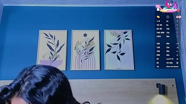 SarahMiler  online show from October 4, 2025, 11:45 am