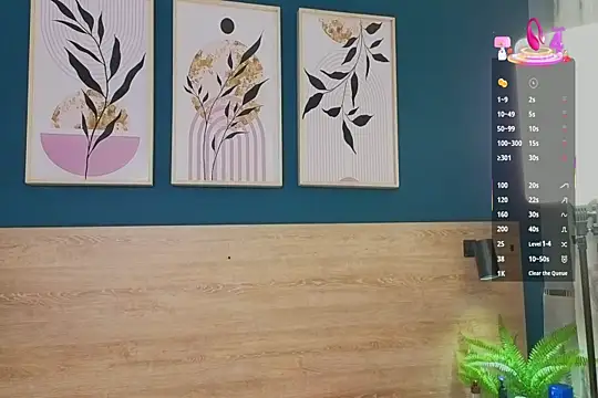 SarahMiler  online show from October 1, 2025, 11:47 am