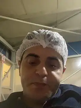 Semihh35 online show from April 22, 2026, 1:01 am