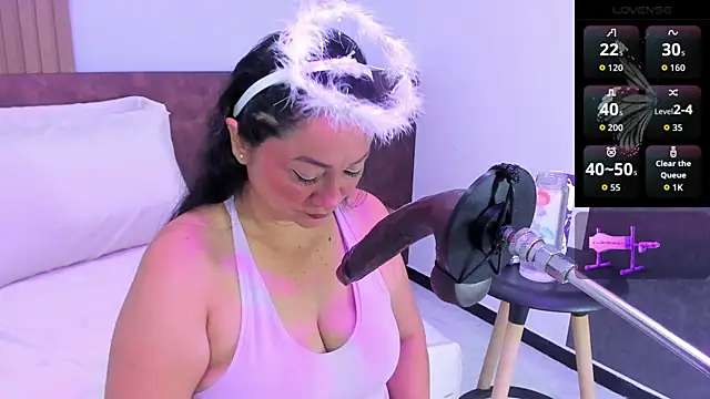 lisa milf  online show from November 19, 2025, 2:00 am