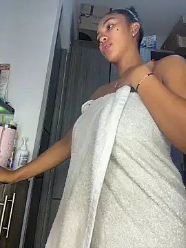 Snapshot of Mia_sweet80 chatting on November 14, 2025, 3:43 am Mia sweet80 online show from November 14, 2025, 3:43 am