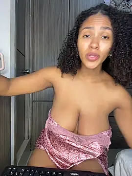 Snapshot of Mia_sweet80 chatting on December 14, 2025, 9:53 pm Mia sweet80 online show from December 14, 2025, 9:53 pm