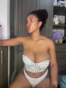 Snapshot of Mia_sweet80 chatting on October 30, 2025, 3:05 am Mia sweet80 online show from October 30, 2025, 3:05 am