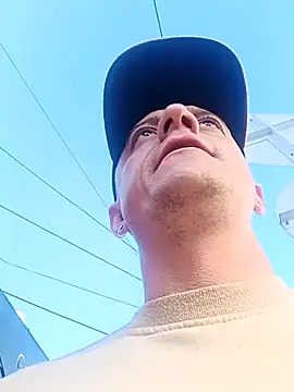 Snapshot of leon8013A chatting on November 7, 2025, 11:59 am leon8013A online show from November 7, 2025, 11:59 am