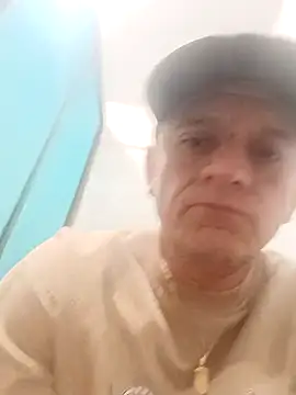 Snapshot of leon8013A chatting on September 10, 2025, 11:53 am leon8013A online show from September 10, 2025, 11:53 am