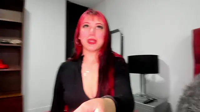 Snapshot of Maddy_Mills chatting on October 11, 2025, 5:58 pm Maddy Mills online show from October 11, 2025, 5:58 pm