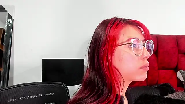 Snapshot of Maddy_Mills chatting on September 25, 2025, 7:09 pm Maddy Mills online show from September 25, 2025, 7:09 pm