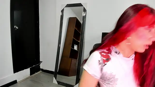 Snapshot of Maddy_Mills chatting on September 24, 2025, 7:09 pm Maddy Mills online show from September 24, 2025, 7:09 pm