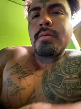 Snapshot of junieboy6 chatting on October 29, 2025, 3:55 pm junieboy6 online show from October 29, 2025, 3:55 pm