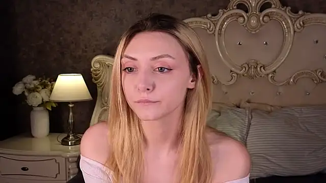 CindyFors online show from September 26, 2025, 8:59 pm