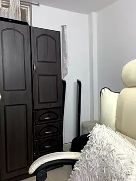 Snapshot of Issa_Santana chatting on September 25, 2025, 9:21 pm Issa Santana online show from September 25, 2025, 9:21 pm