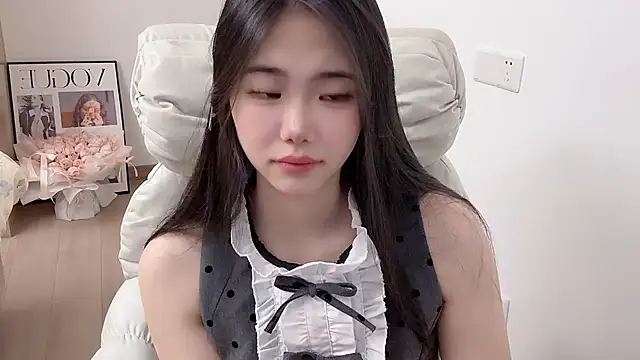 Snapshot of suki-1 chatting on January 15, 2026, 8:51 am suki-1 online show from January 15, 2026, 8:51 am