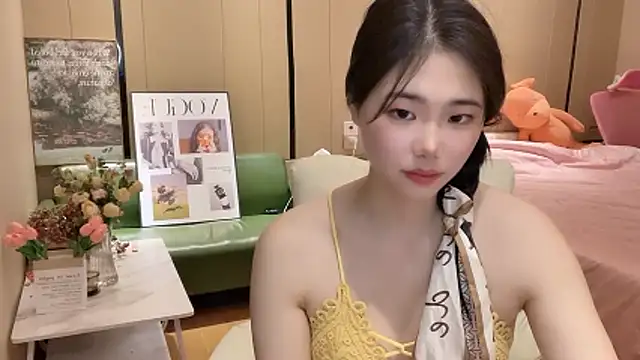 Snapshot of suki-1 chatting on October 15, 2025, 8:33 am suki-1 online show from October 15, 2025, 8:33 am