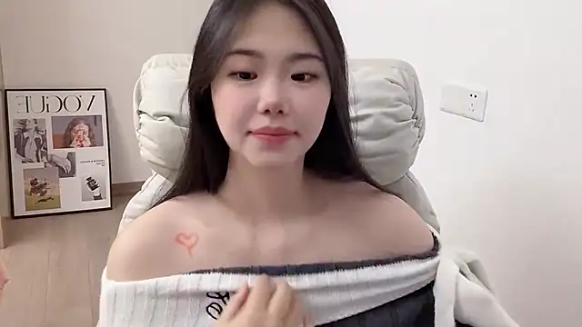 Snapshot of suki-1 chatting on November 30, 2025, 8:04 am suki-1 online show from November 30, 2025, 8:04 am