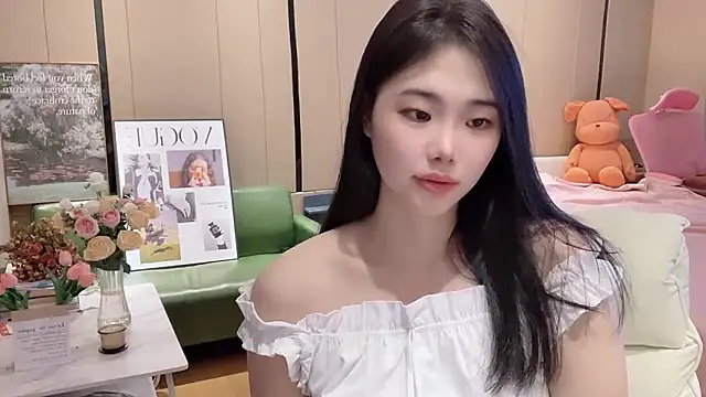 Snapshot of suki-1 chatting on October 6, 2025, 5:52 am suki-1 online show from October 6, 2025, 5:52 am