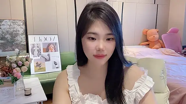 Snapshot of suki-1 chatting on October 8, 2025, 8:38 am suki-1 online show from October 8, 2025, 8:38 am