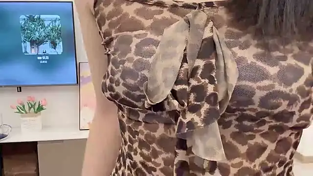 Snapshot of suki-1 chatting on October 30, 2025, 8:34 am suki-1 online show from October 30, 2025, 8:34 am