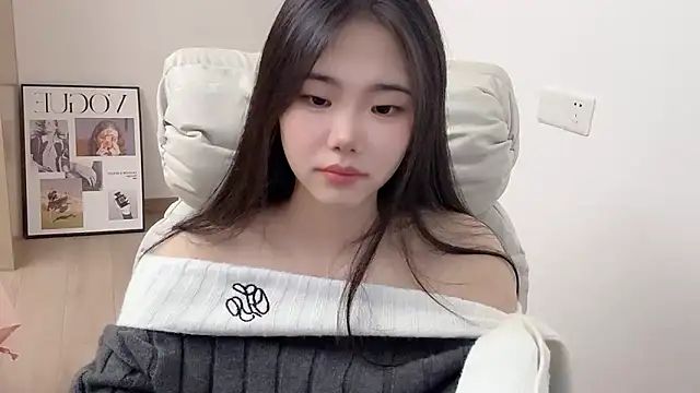 Snapshot of suki-1 chatting on December 4, 2025, 7:51 am suki-1 online show from December 4, 2025, 7:51 am