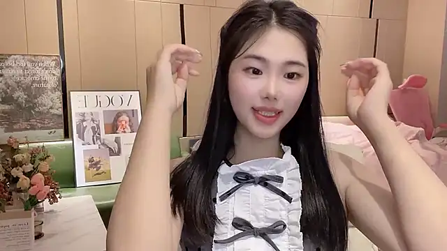 Snapshot of suki-1 chatting on October 16, 2025, 8:22 am suki-1 online show from October 16, 2025, 8:22 am