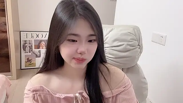 Snapshot of suki-1 chatting on November 18, 2025, 8:28 am suki-1 online show from November 18, 2025, 8:28 am