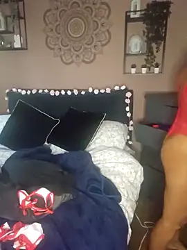 LonelyLucinda online show from September 28, 2025, 6:31 am