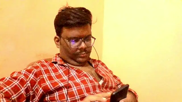 Snapshot of brownbear6 chatting on October 18, 2025, 3:14 pm brownbear6 online show from October 18, 2025, 3:14 pm