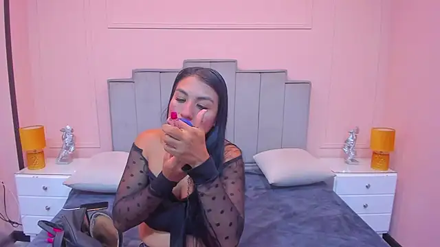 gabriela lux online show from September 27, 2025, 12:11 pm