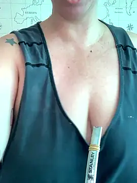 Snapshot of LupeLok chatting on January 16, 2026, 12:09 pm LupeLok online show from January 16, 2026, 12:09 pm