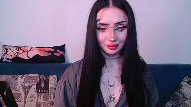 alisa tattoogirl1 online show from September 10, 2025, 5:12 pm