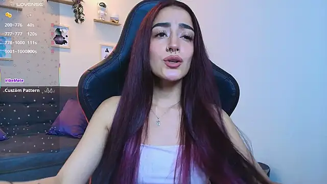 Snapshot of ViolethRosse chatting on September 20, 2025, 7:52 pm ViolethRosse online show from September 20, 2025, 7:52 pm