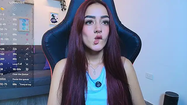 Snapshot of ViolethRosse chatting on October 29, 2025, 5:23 pm ViolethRosse online show from October 29, 2025, 5:23 pm